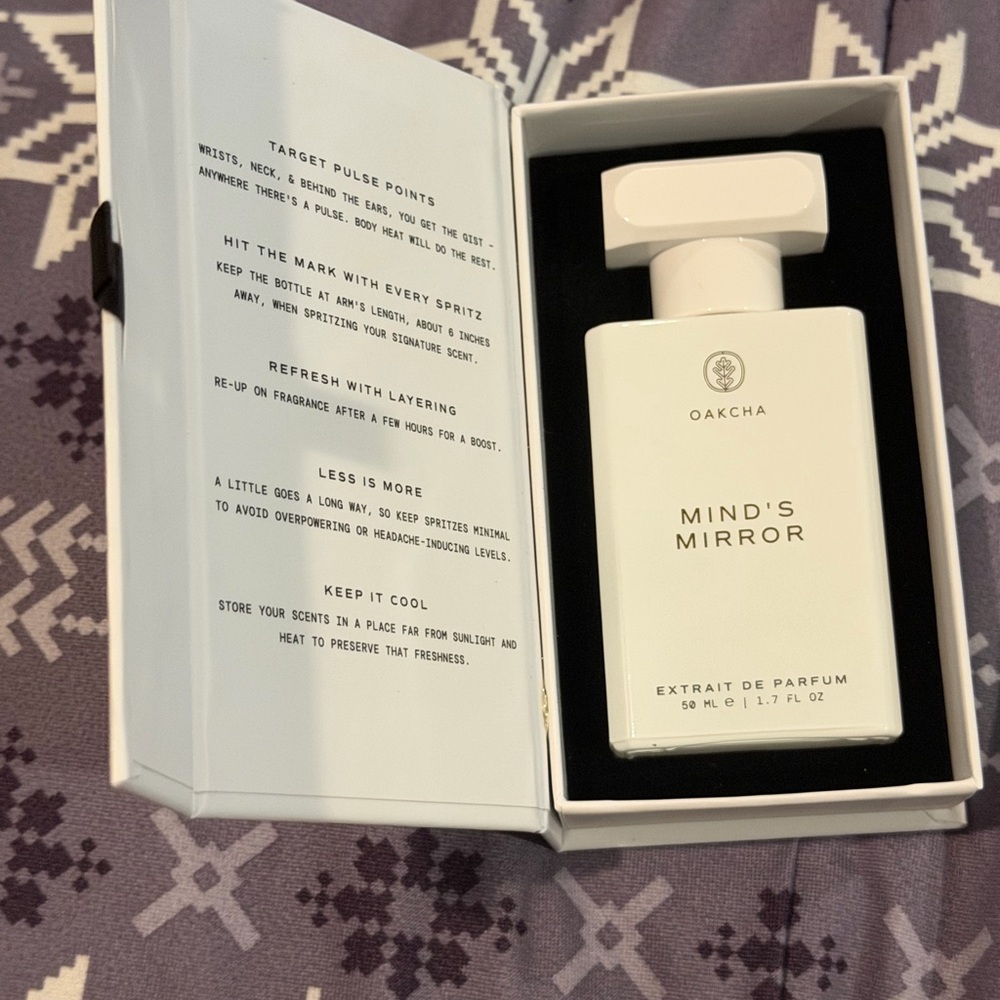 OAKCHA Mind's Mirror Extrait de Parfum - White. NWOT